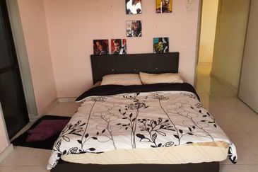 Straits Court Condominium Pasir Emas