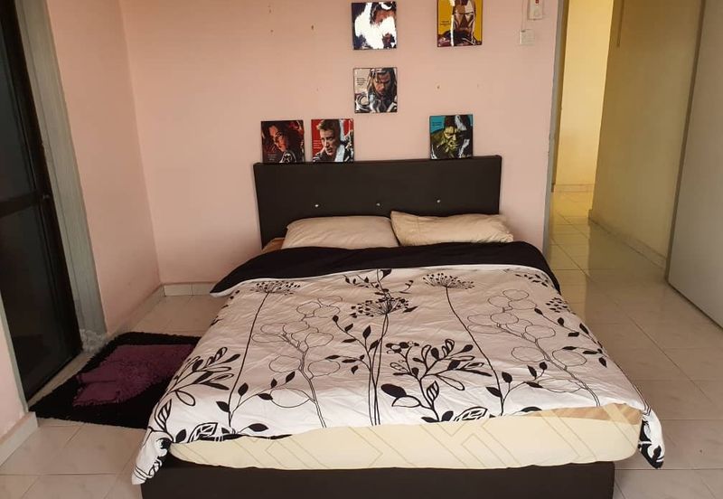 Straits Court Condominium Pasir Emas