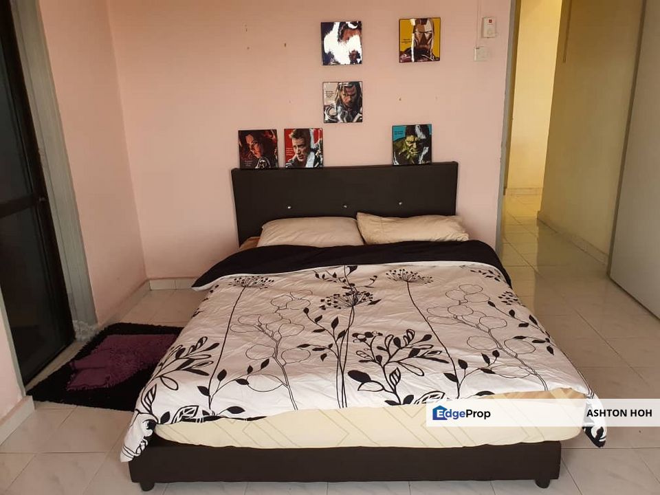 SEAVIEW Freehold 3-bed Straits Court Condo in Ujong Pasir, Melaka, Ujong Pasir