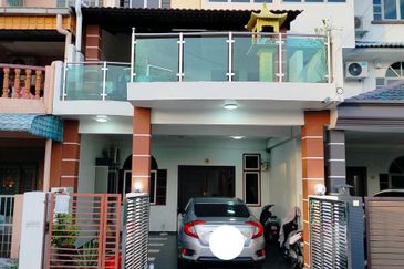 RENOVATED Freehold 4-bed 3 Storey House in Taman Sri Wangsa Batu Berendam