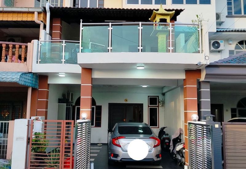 RENOVATED Freehold 4-bed 3 Storey House in Taman Sri Wangsa Batu Berendam