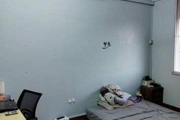 RENOVATED Freehold 4-bed 3 Storey House in Taman Sri Wangsa Batu Berendam