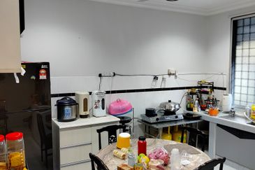 RENOVATED Freehold 4-bed 3 Storey House in Taman Sri Wangsa Batu Berendam