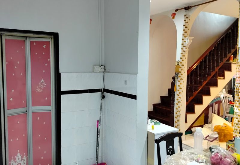 RENOVATED Freehold 4-bed 3 Storey House in Taman Sri Wangsa Batu Berendam