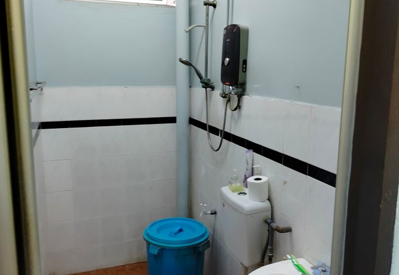 RENOVATED Freehold 4-bed 3 Storey House in Taman Sri Wangsa Batu Berendam