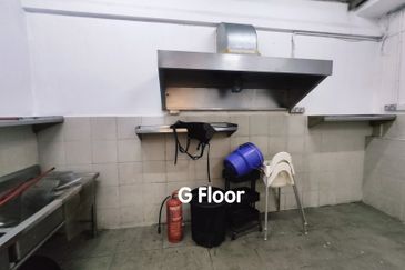 END LOT Facing Main Road Ground Floor 3 Storey Shoplot near Pay Fong in Ong Kim Wee