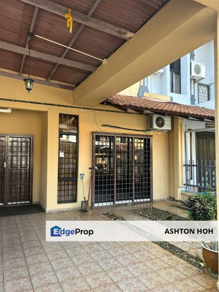 GATED GUARDED Renovated 4-bed 2 Storey House Double Storey House Taman Ozana Impian Ayer Keroh, Melaka, Ayer Keroh