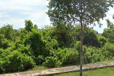 NEAR RESIDENTIAL Agricultural Land with Road Access in Padang Temu