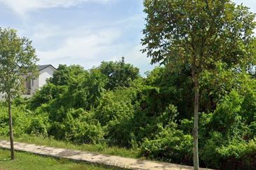 NEAR RESIDENTIAL Agricultural Land with Road Access in Padang Temu