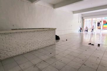 STRATEGIC Ground Floor Shoplot. Taman Kota Laksamana Jaya (Marina 9)