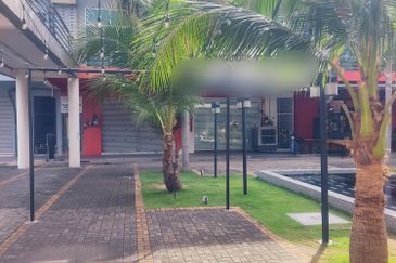 STRATEGIC Ground Floor Shoplot. Taman Kota Laksamana Jaya (Marina 9)