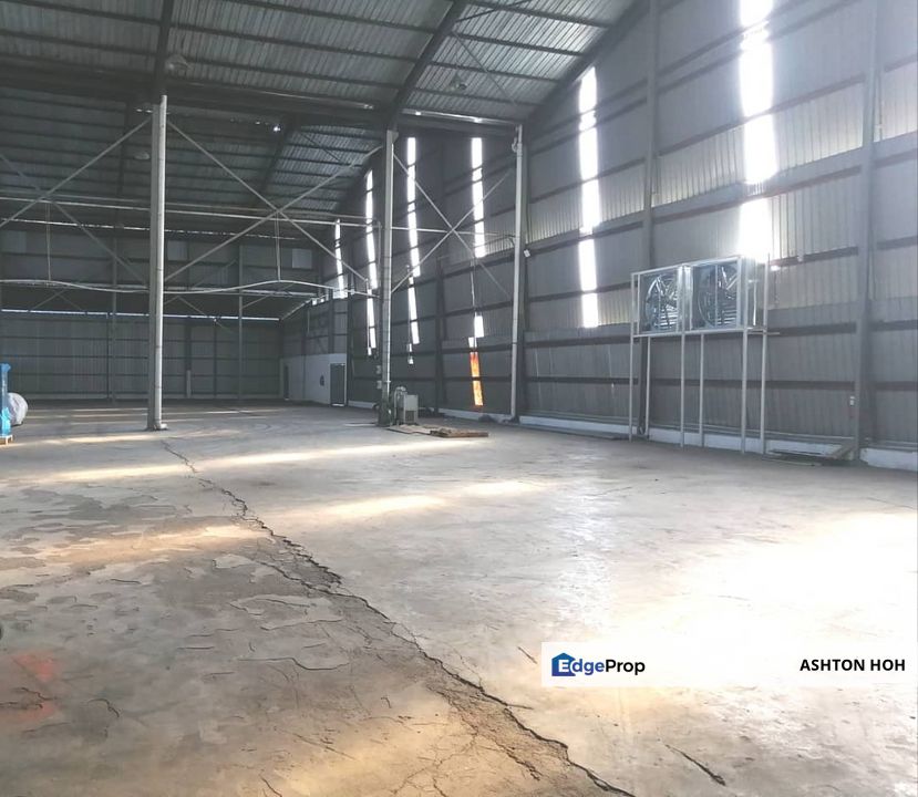 Sale / Rent: 2 adjoining 1 Storey Factory Warehouse in Kawasan Perindustrian Ayer Keroh, Melaka, Ayer Keroh