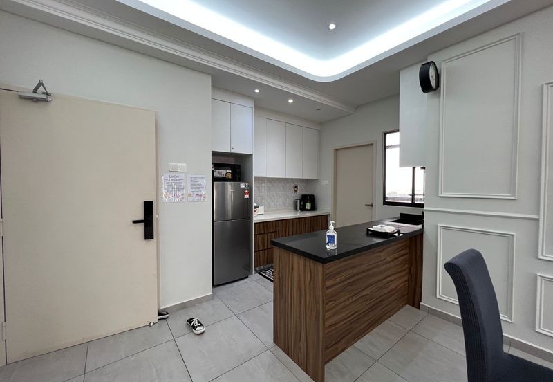 The Quartz Residence