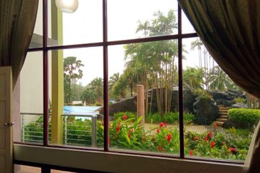 Golden Coast Condominium