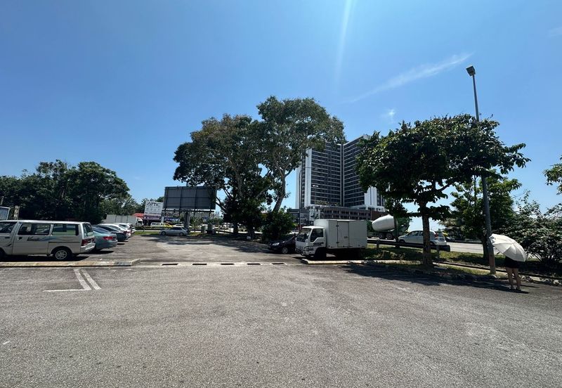 STRATEGIC FACING MAINROAD Corner 3 Storey Shoplot Shop Office in Cheng Height