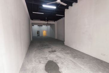 NEWLY RENOVATED Ground Floor 2 Storey Shop Double Storey Shoplot Kampung Hulu