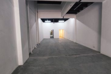 NEWLY RENOVATED Ground Floor 2 Storey Shop Double Storey Shoplot Kampung Hulu