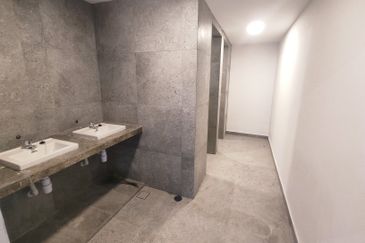 NEWLY RENOVATED Ground Floor 2 Storey Shop Double Storey Shoplot Kampung Hulu