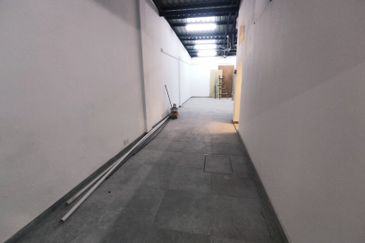 NEWLY RENOVATED Ground Floor 2 Storey Shop Double Storey Shoplot Kampung Hulu