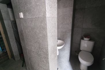 NEWLY RENOVATED Ground Floor 2 Storey Shop Double Storey Shoplot Kampung Hulu