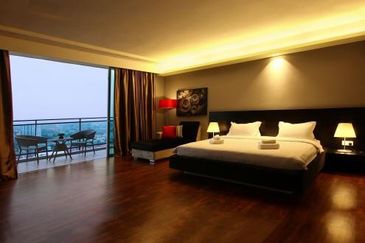 THE SHORE @ THE RIVER