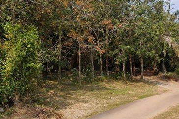 FREEHOLD Residential Zoning Land Tangga Batu.