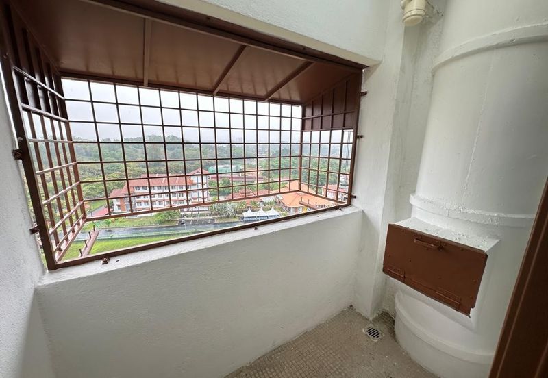 FREEHOLD 3-bed Pangsapuri Laksamana Cheng Ho