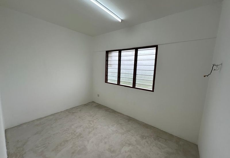 FREEHOLD 3-bed Pangsapuri Laksamana Cheng Ho