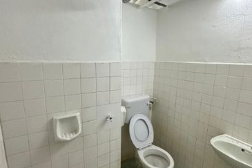 FREEHOLD 3-bed Pangsapuri Laksamana Cheng Ho