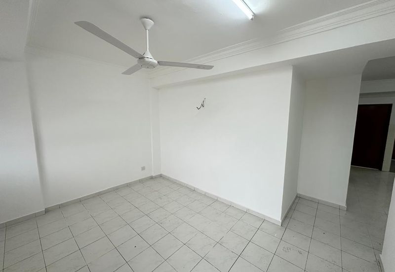 FREEHOLD 3-bed Pangsapuri Laksamana Cheng Ho