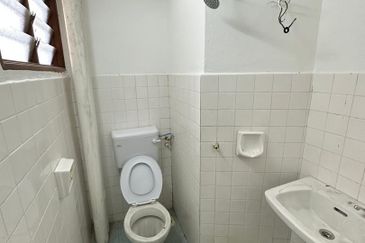 FREEHOLD 3-bed Pangsapuri Laksamana Cheng Ho