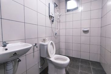 FULLY FURNISHED 3-bed Seri Serindit Apartment near Semabok