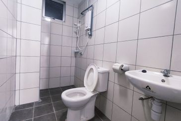 FULLY FURNISHED 3-bed Seri Serindit Apartment near Semabok