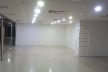 STRATEGIC LOCATION CORNER Retail Space Shop Lot Dataran Pahlawan Megamall Bandar Hilir Mahkota Parade Melaka Raya