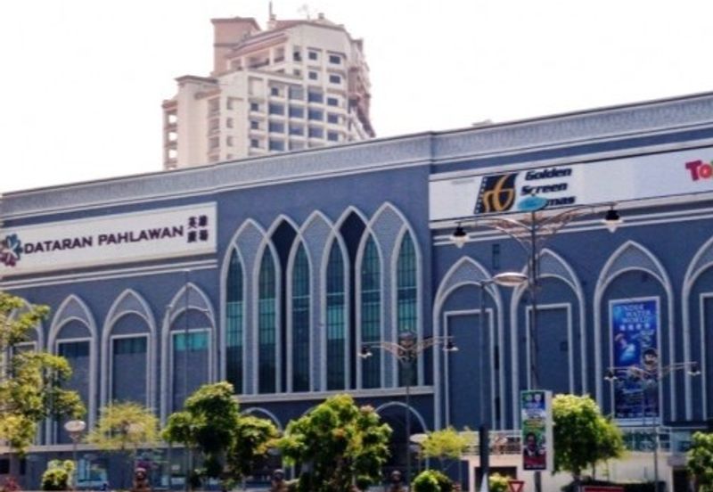STRATEGIC LOCATION CORNER Retail Space Shop Lot Dataran Pahlawan Megamall Bandar Hilir Mahkota Parade Melaka Raya