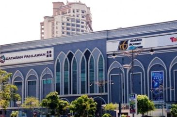 STRATEGIC LOCATION CORNER Retail Space Shop Lot Dataran Pahlawan Megamall Bandar Hilir Mahkota Parade Melaka Raya