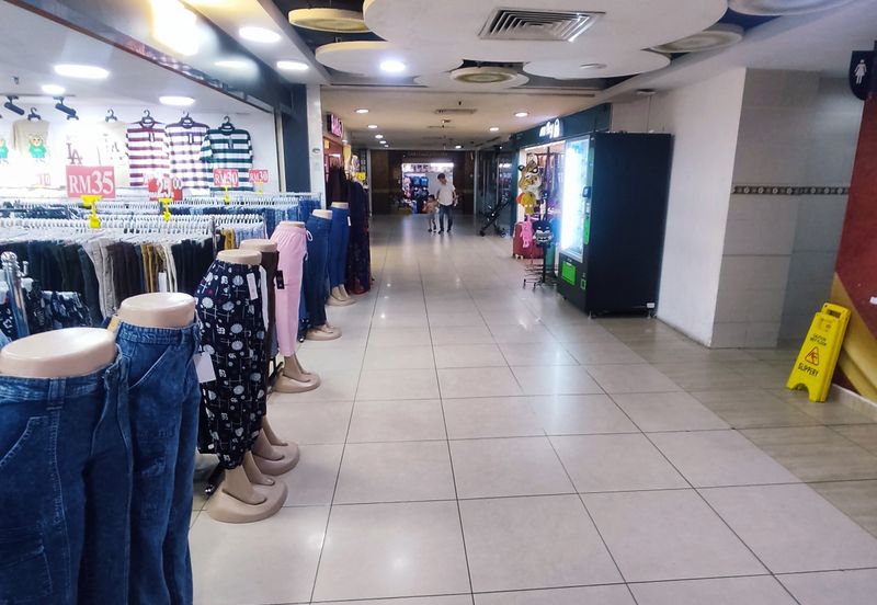 STRATEGIC LOCATION CORNER Retail Space Shop Lot Dataran Pahlawan Megamall Bandar Hilir Mahkota Parade Melaka Raya