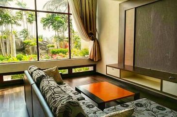 Golden Coast Condominium