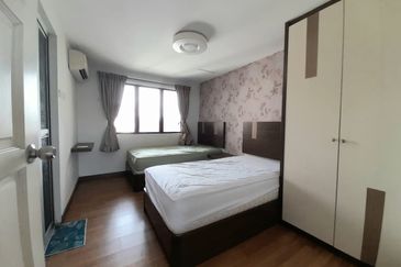 Golden Coast Condominium