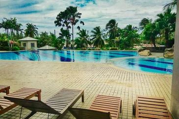 Golden Coast Condominium