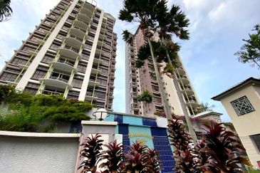 Golden Coast Condominium