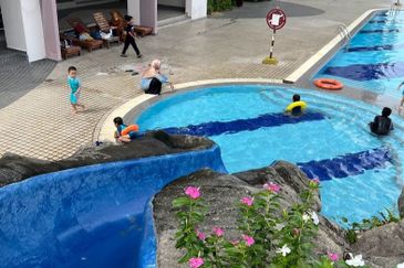 Golden Coast Condominium