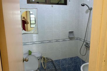 CHENG HEIGHTS CONDOMINIUM