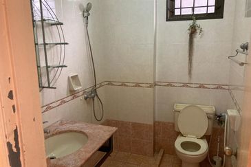 CHENG HEIGHTS CONDOMINIUM