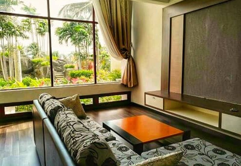 Golden Coast Condominium