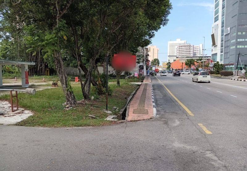 SEBELAH JALAN UTAMA Tun Sri Lanang Freehold MCL Tanah Komersial Durian Daun