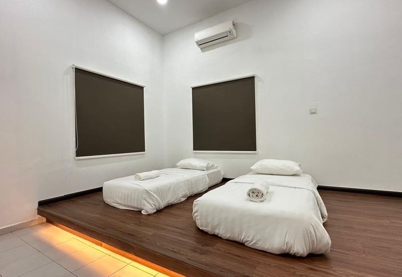 RENOVATED FREEHOLD FULLY FURNISHED Double 2 Storey Bungalow Banglo Taman Mawar Klebang Besar Tanjung Kling Limbongan Kota Laksamana Syahbandar 