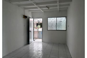 Telipok Square Apartment