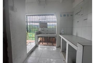 Telipok Square Apartment