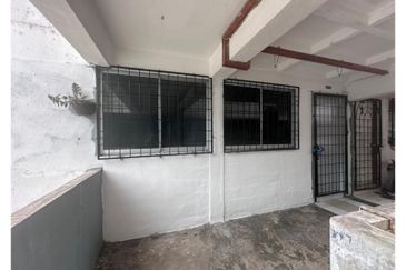 Telipok Square Apartment